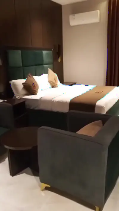 Craycaston in ninety seconds — suites, dining room and the building at night